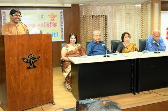 সাহিত্য অকাদেমির শিশুসাহিত্য বিষয়ক আলোচনাসভায়১৪/১১/২০১৯ 
At the 'Bah Sahiti' event, organised by Sahitya Akademi, 14/11/2019 